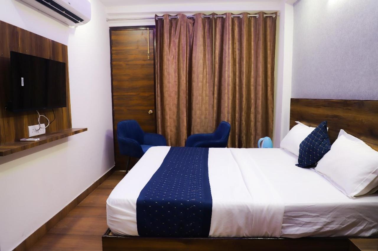 Surya International Couette-café 3*