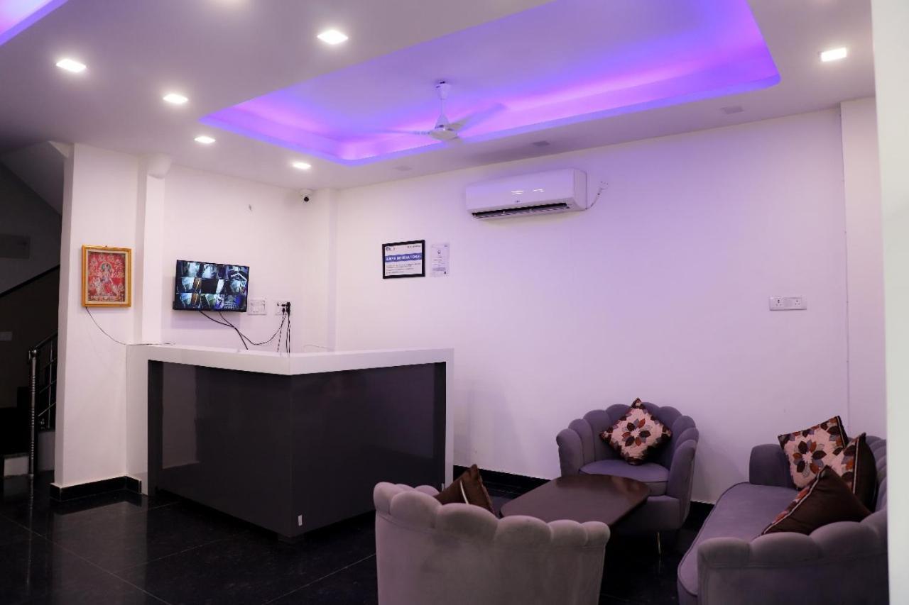 Surya International Bed & Breakfast 3*